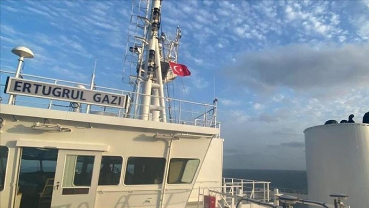 Török zászlót visel az Ertuğrul Gazi hajó