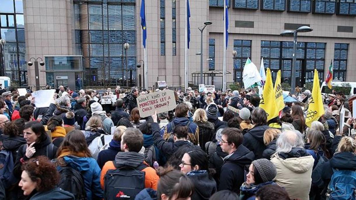 Brüsseldə Yunanıstan və Avropa İttifaqının miqrasiya siyasətinə etiraz olaraq aksiya keçirilib