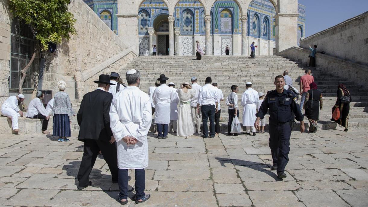 Al-Quds : des dizaines de colons israéliens envahissent la mosquée Al-Aqsa