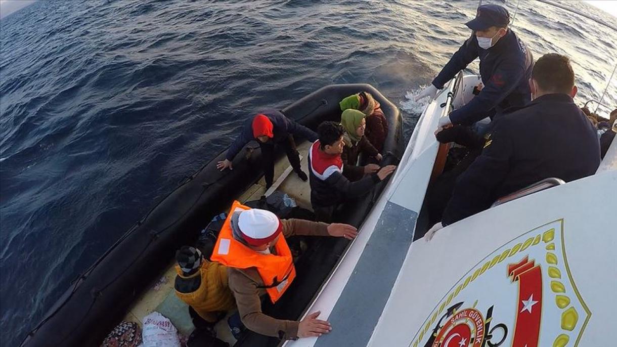 Нерегуларните мигранти во грчките територијални води ги спаси Турската крајбрежна стража