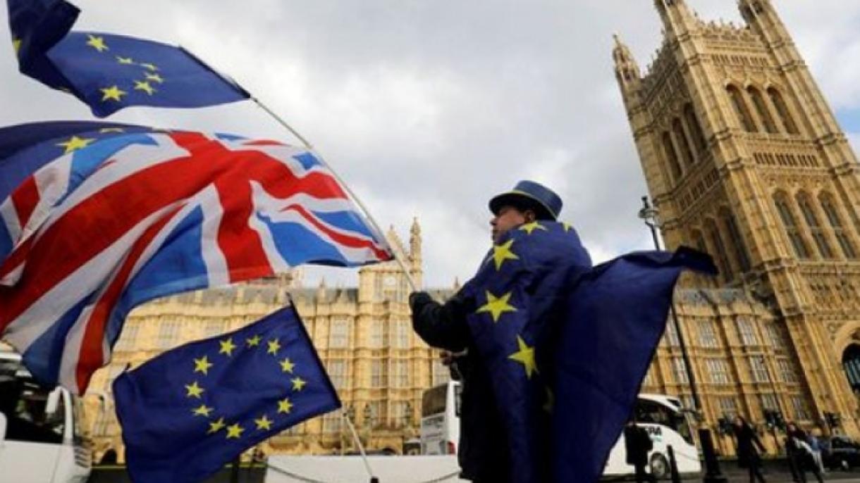 Brexit: parlamentares do Reino Unido aprovam projeto de lei da retirada da UE