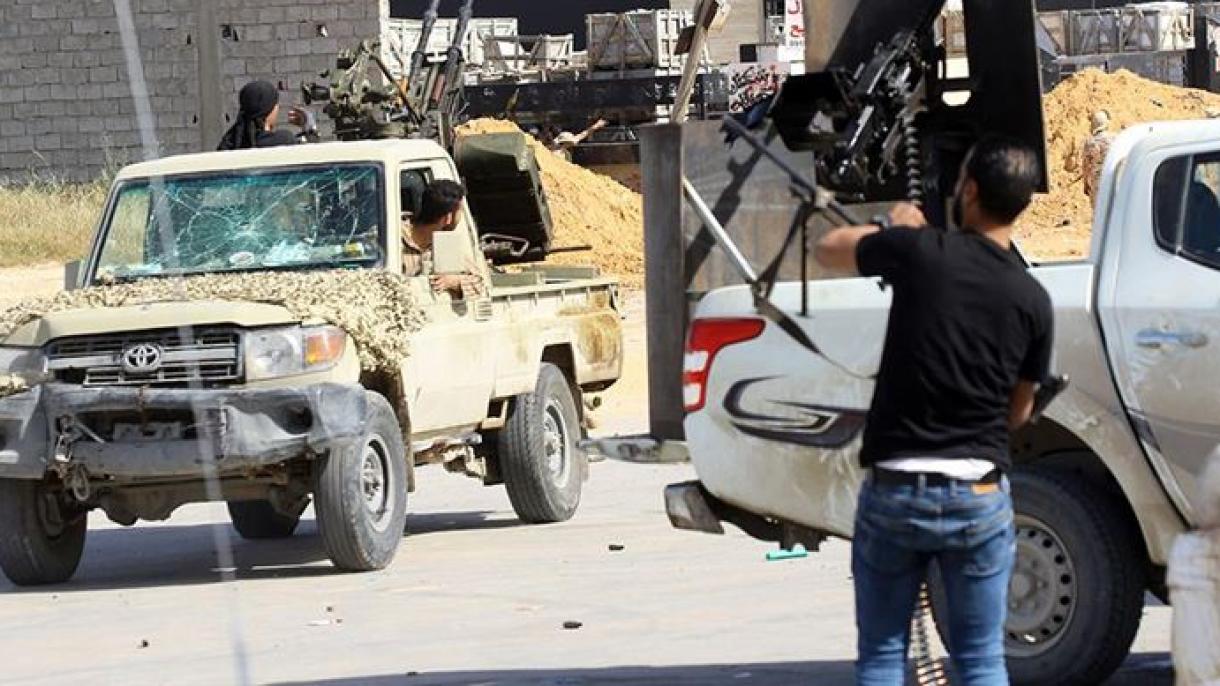 392-re emelkedett a líbiai összecsapások során halottak száma