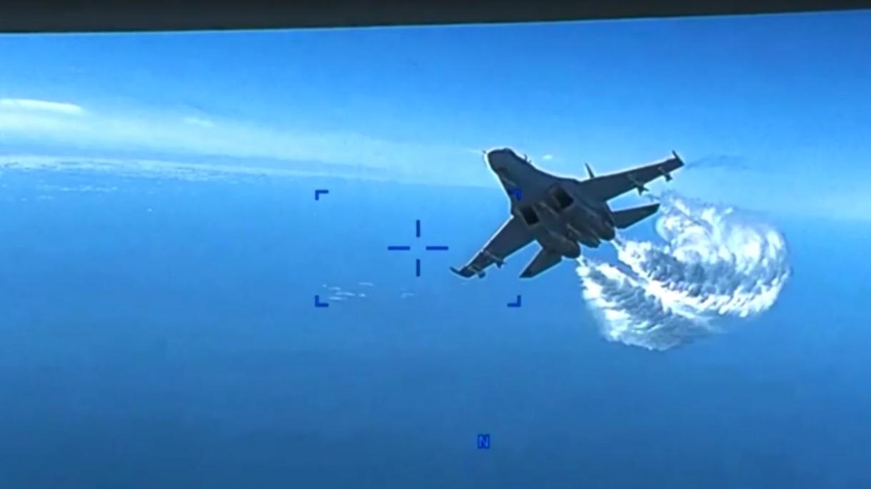 美军公布苏-27战机撞击美国MQ-9无人机的画面