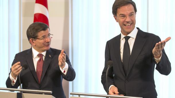 Davutoglu kritikovao pasivnost UN-a naspram ruskih vazdušnih napada u Siriji