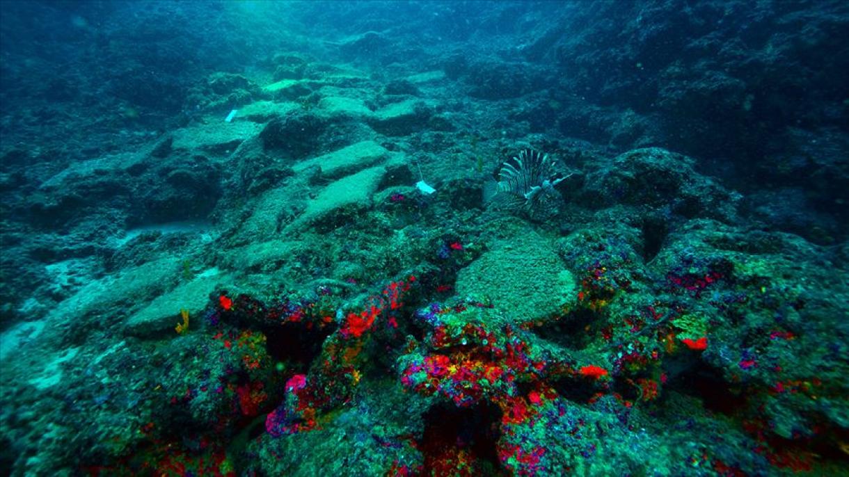 Turquia: foi encontrado em Antalya um navio naufragado de há 3 600 anos