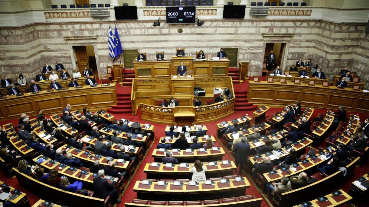 Yunanıstan parlamenti hökumətə etimad göstərib