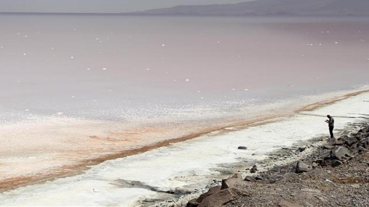 Romlik az iráni Urmia-tó állapota