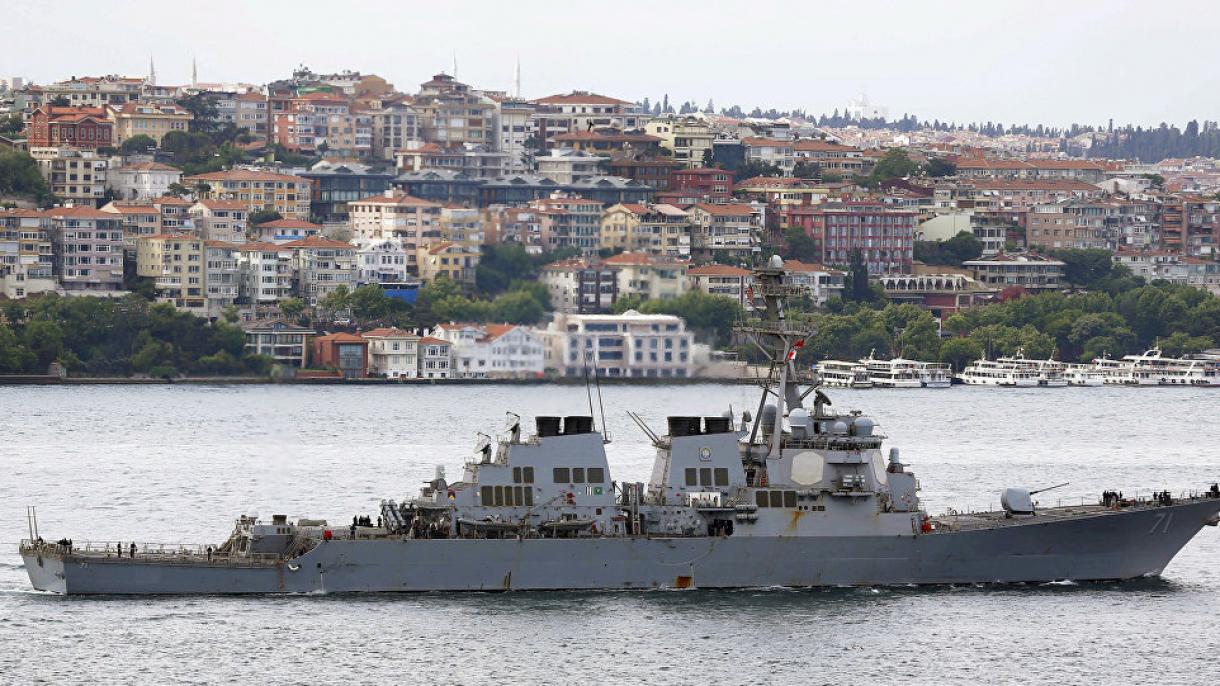 美国战舰穿越伊斯坦布尔海峡