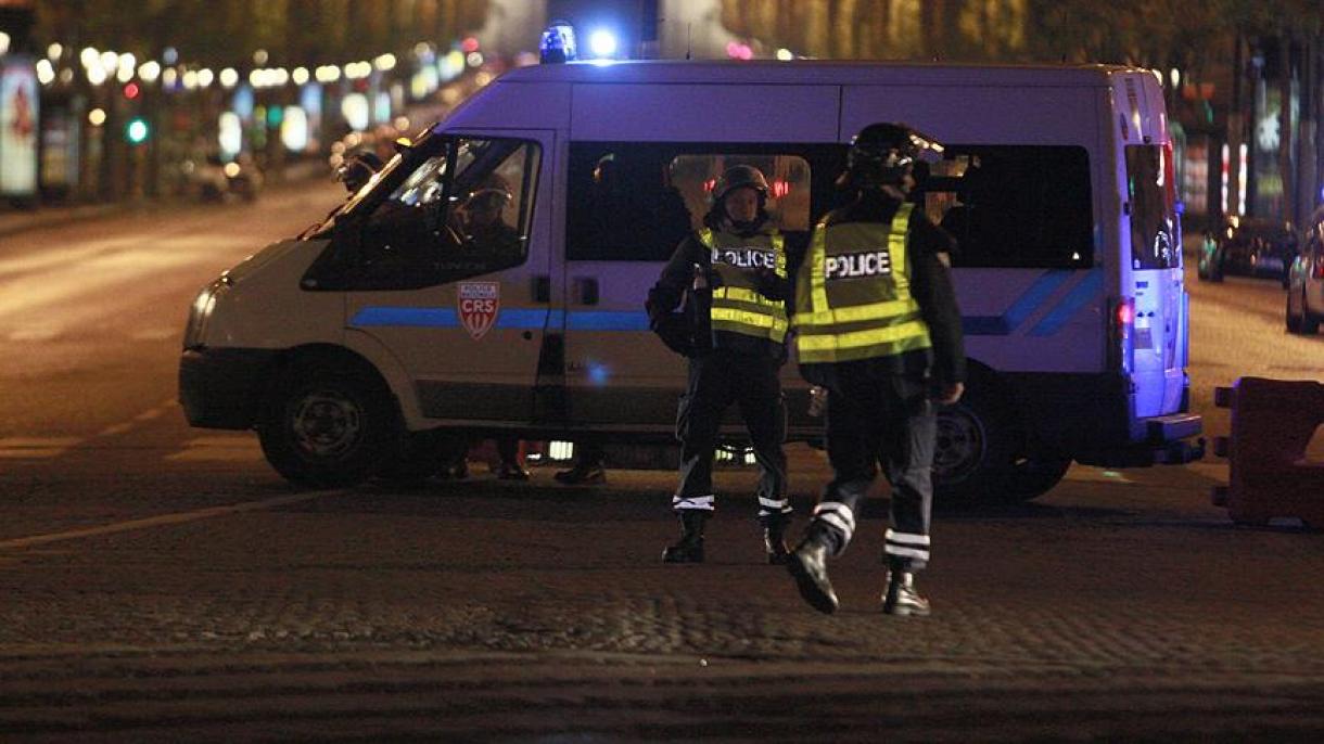 法国阿维尼翁城市一清真寺外发生枪击事件8人受伤
