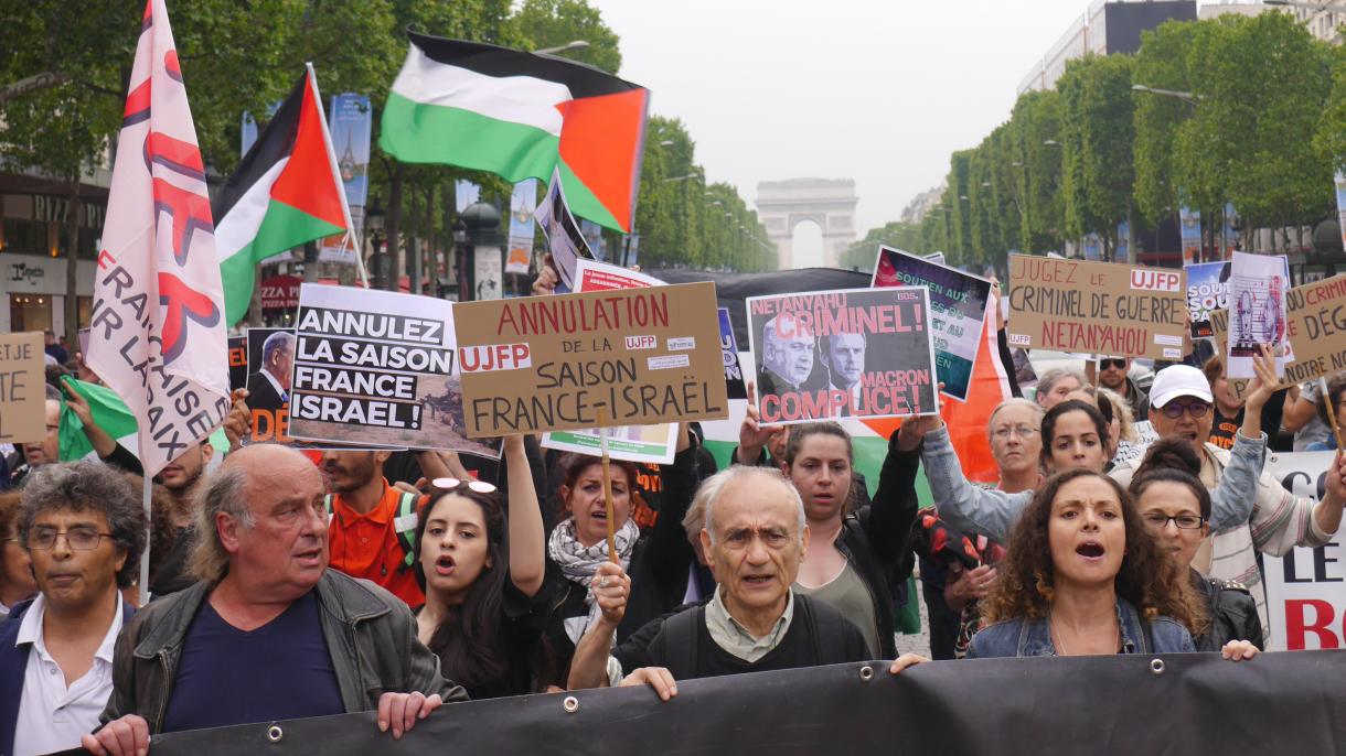 Centenares de personas protestan contra Netanyahu en París