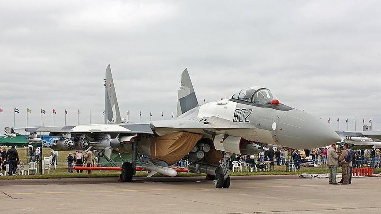 Entregam a China avião de caça russo Su-35
