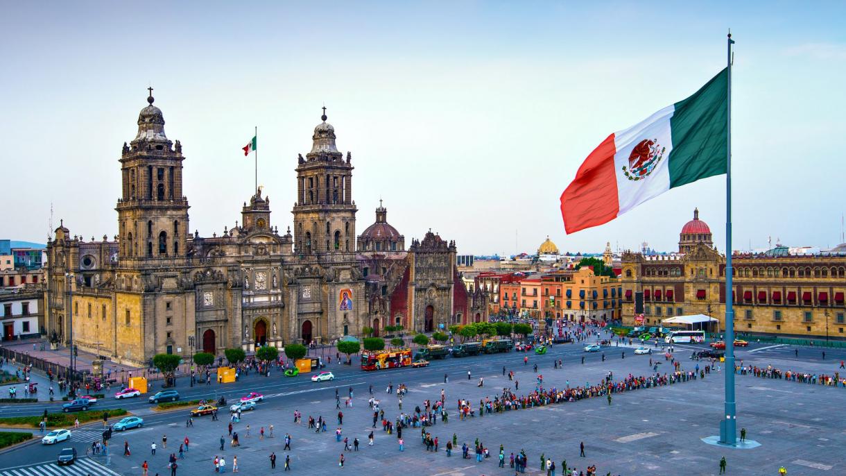 Segundo os especialistas, a Cidade do México afunda 8 a 12 centímetros por ano