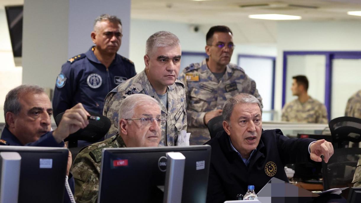 تاکید وزیر دفاع ترکیه بر قاطعیت نیروهای مسلح کشور برای نابودی تروریست‌ها