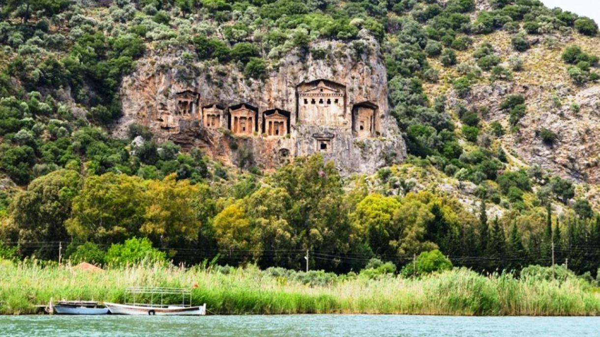 Dalyan qaya məzarları.jpg