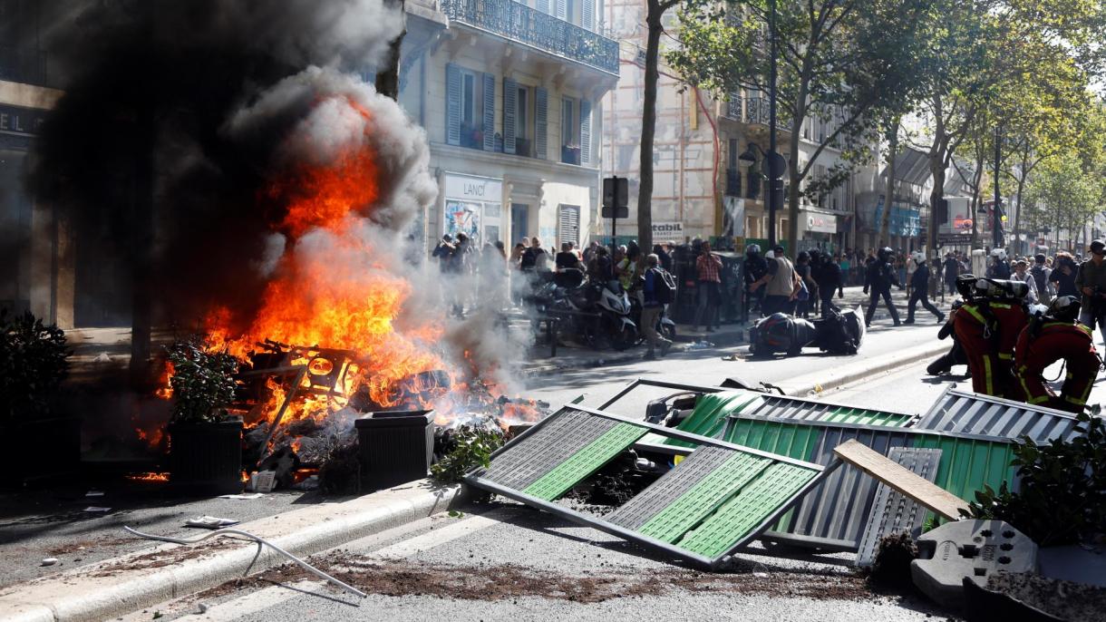 法国黄背心的示威转为暴力事件
