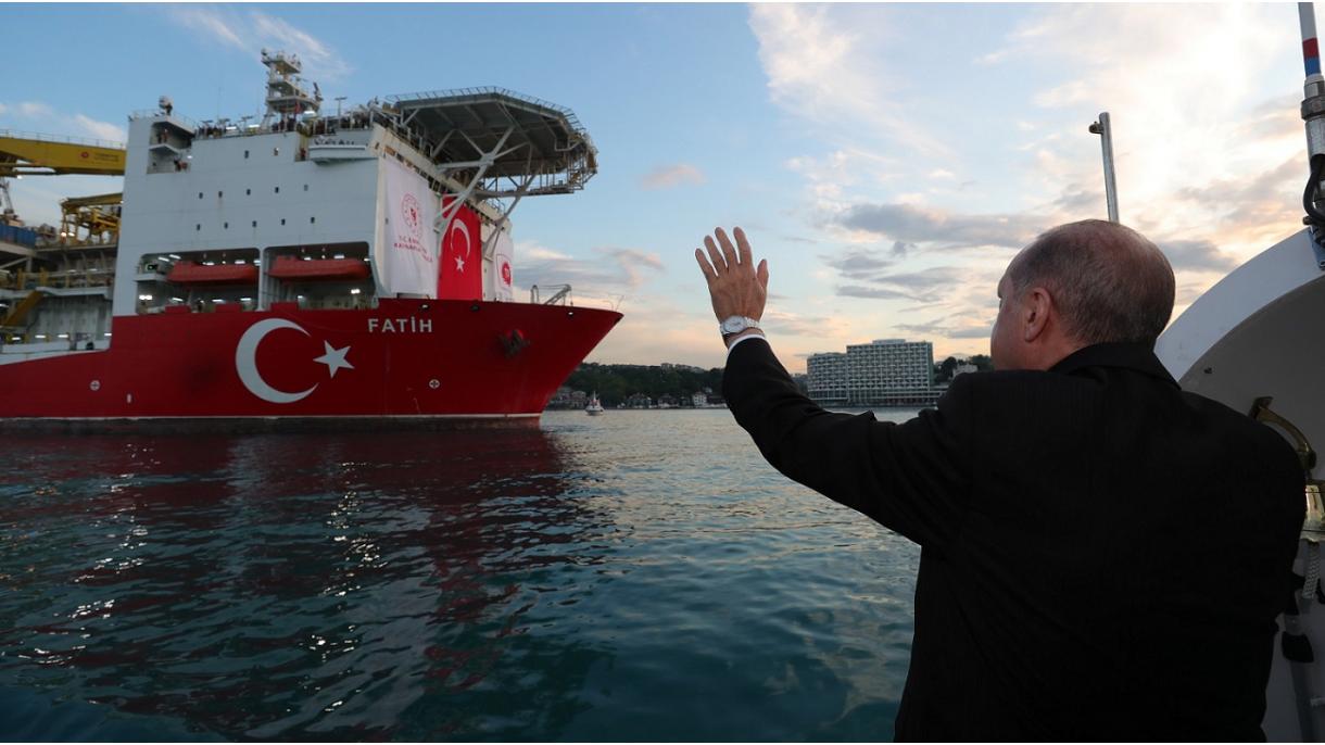 Cumhurbaşkanı Erdoğan Fatih Sondaj Gemisi Uğurlama.jpg