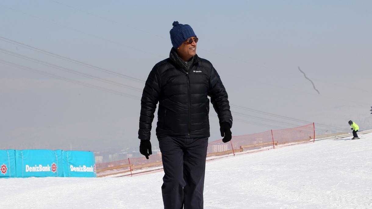 "پالاندؤکن اینانیلماز بیر یئر"