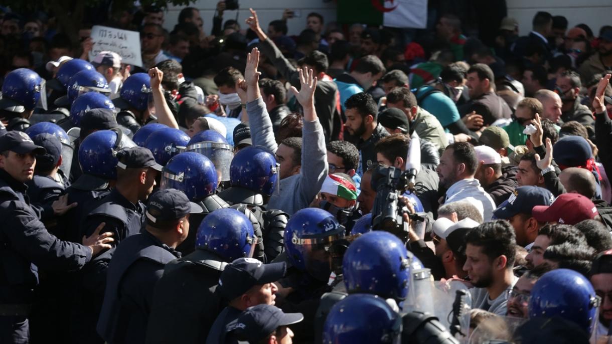 Caos en las calles de Argelia: se arrestan 45 manifestantes