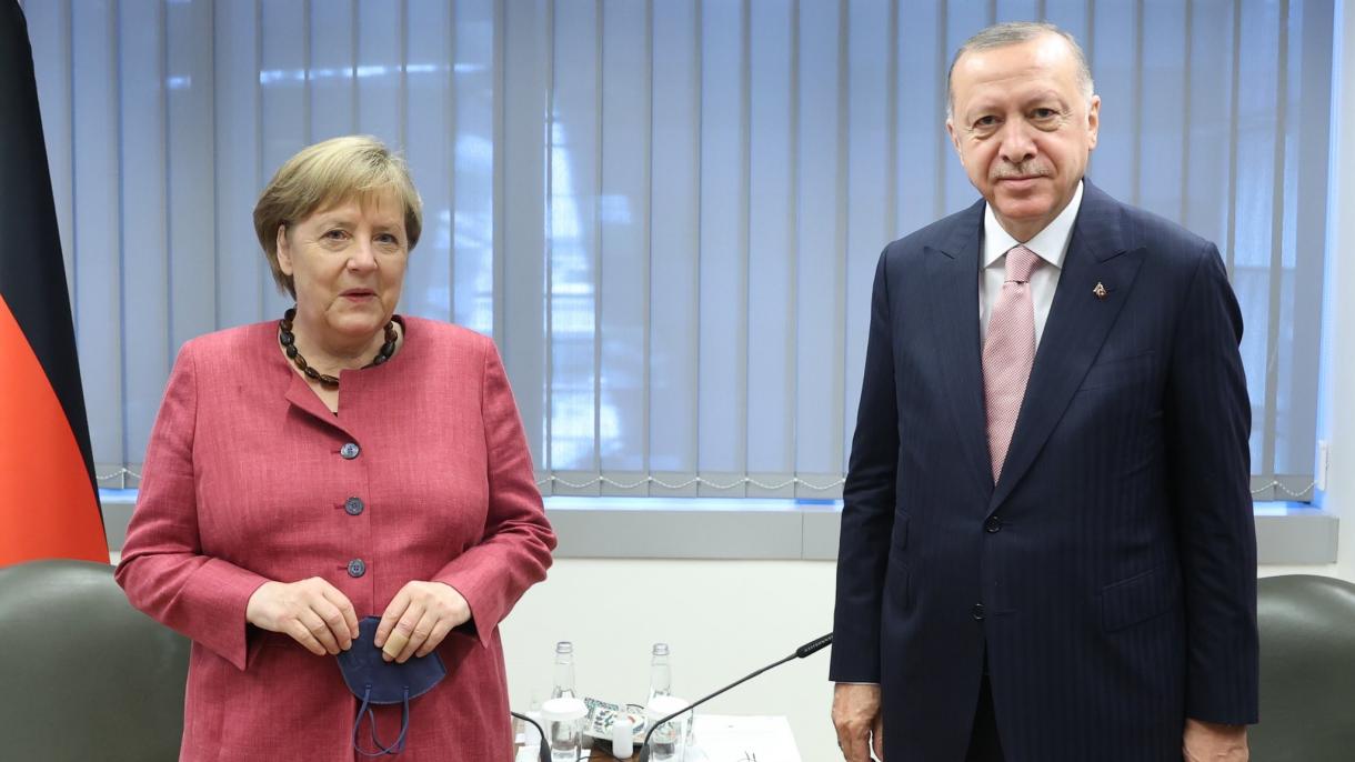 Merkel: "Devemos implementar rapidamente a agenda de diálogo com a Turquia"