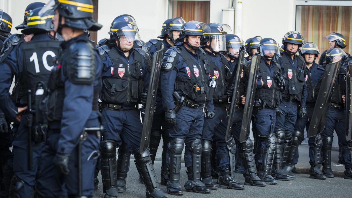 La tension a de nouveau haussé en France à la veille du premier tour de la présidentielle