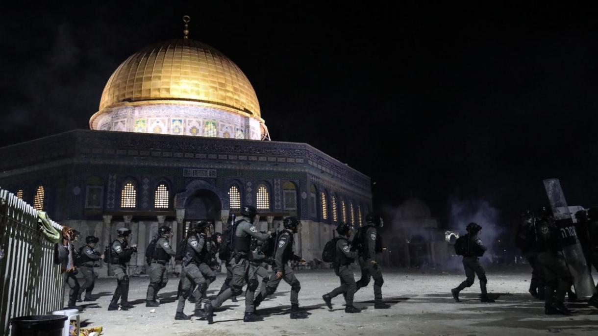 La polizia israeliana interviene con proiettili di gomma contro i palestinesi