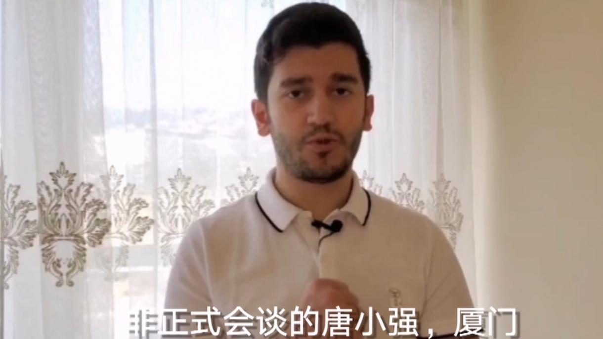 El video de apoyo de los turcos que viven en China