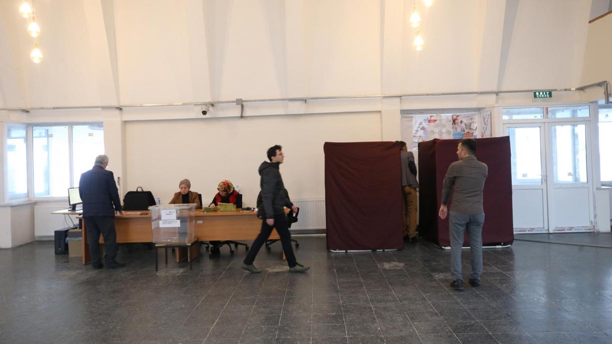Estão abertas as urnas para a votação nos postos fronteiriços na Türkiye