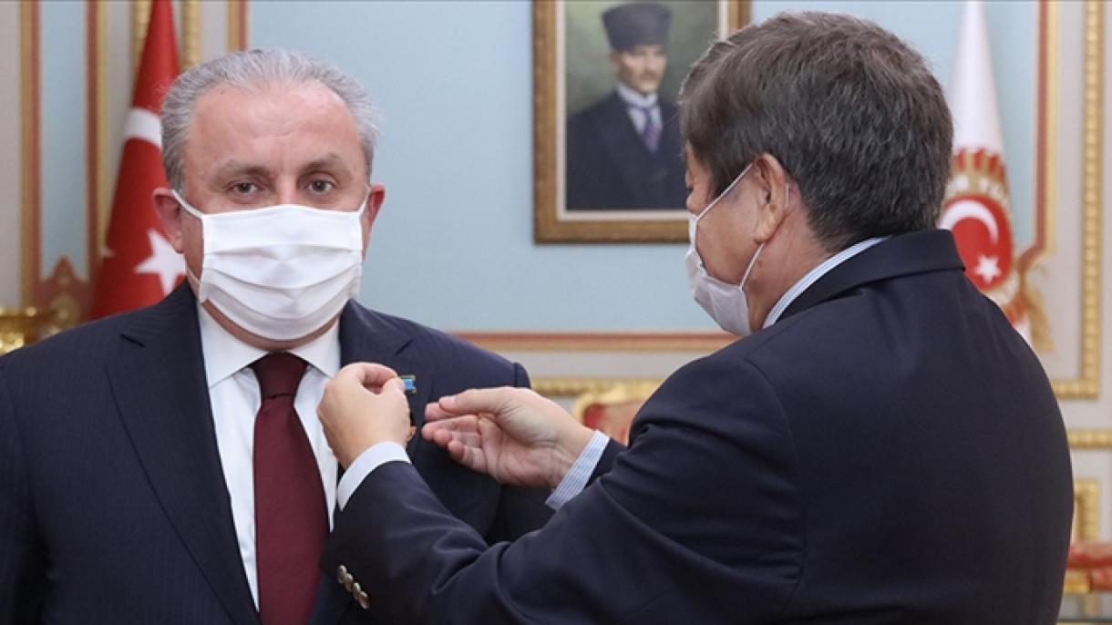 Мәжіліс спикеріне "Абай" медалі
