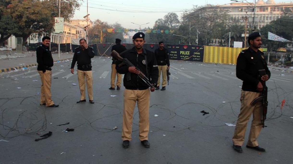 حمله بمبی به مینی بوس حامل نیروهای پلیس در پاکستان