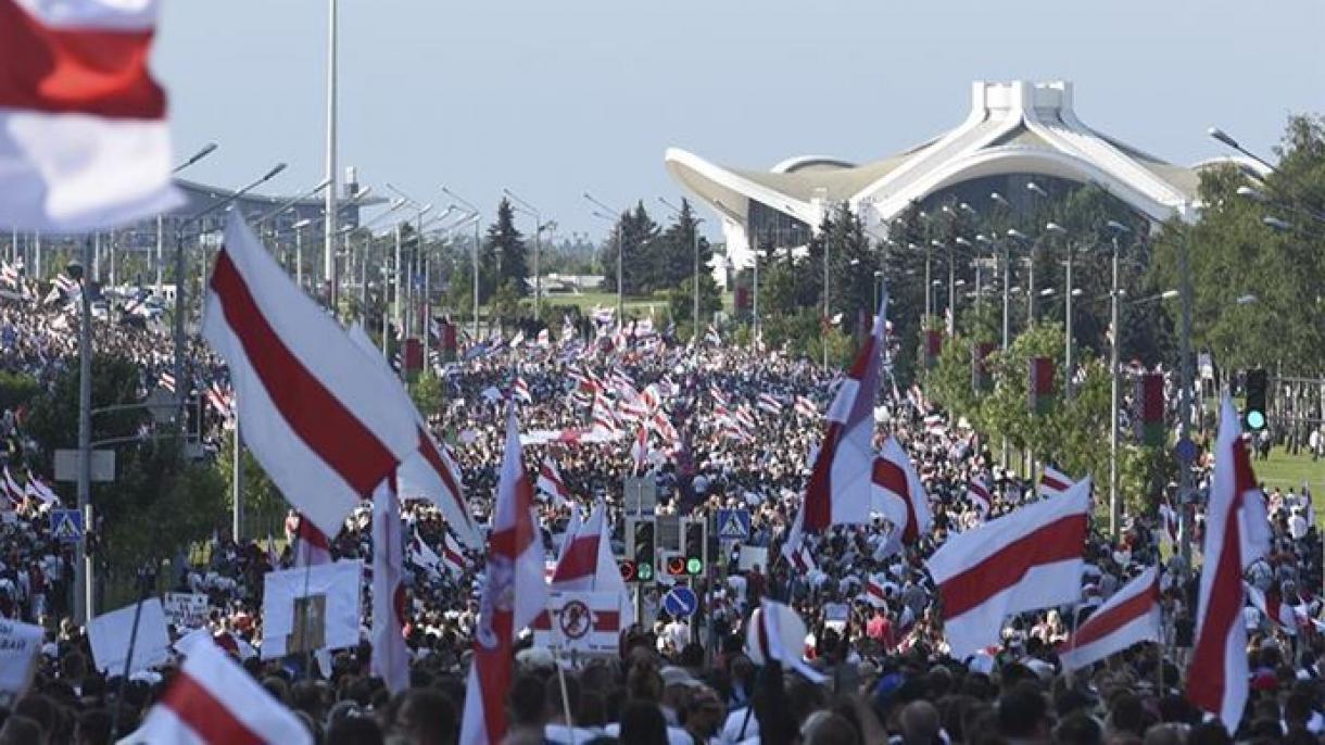 بلاروس-دا اعتراض تظاهرات دا 250 نفر ساخلانیلیب