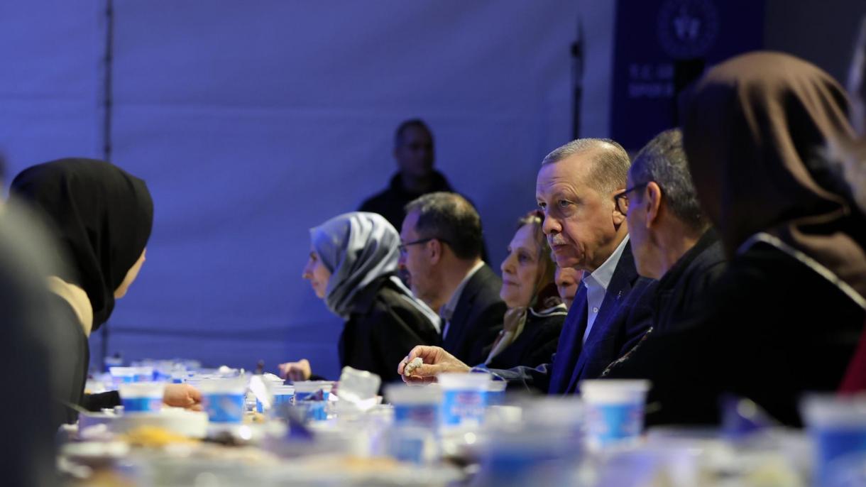 erdogan depremzedeler iftar bulusmasi.jpg