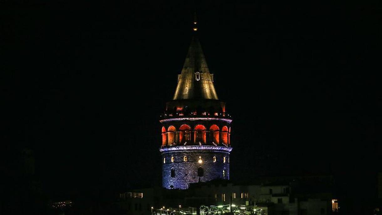 İstanbulnıň simvolları yaqtırtıldı