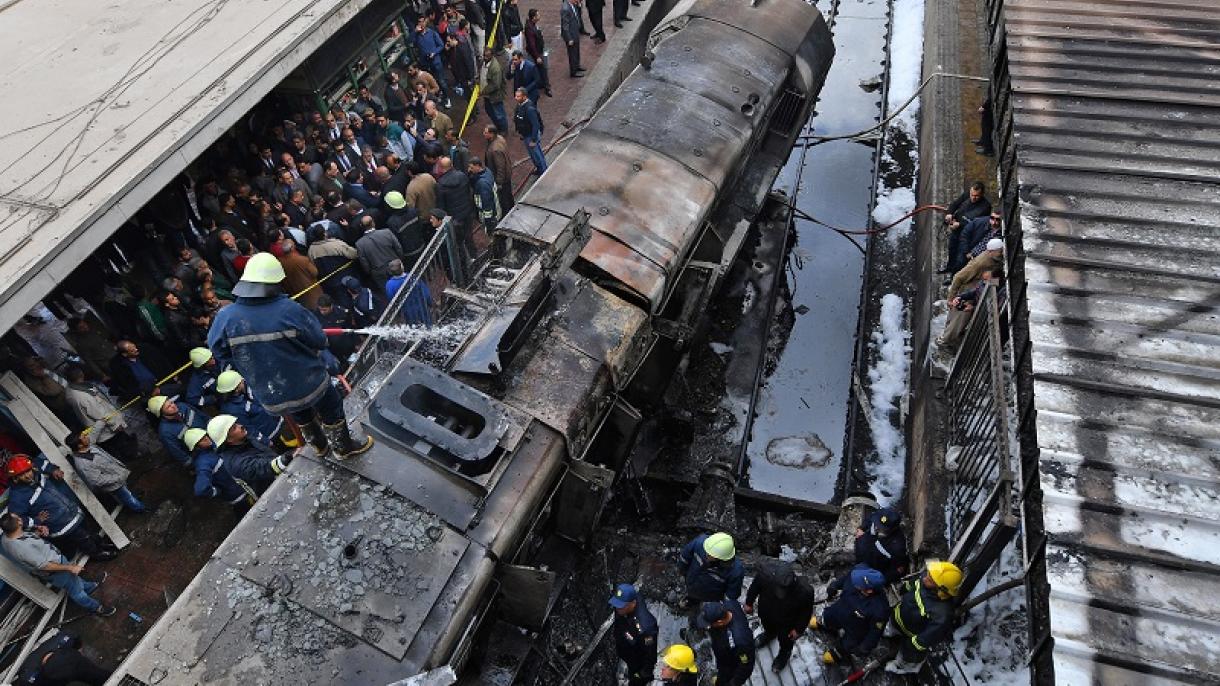 Al menos 25 muertos en un incendio en la principal estación de tren de El Cairo