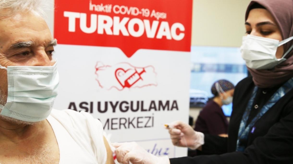 Covid-19, i cittadini iniziano a ricevere il vaccino TURKOVAC negli ospedali delle città
