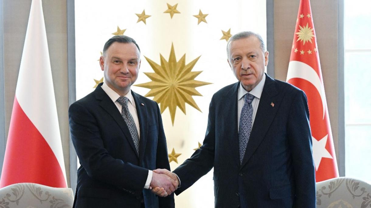 Erdo’g’an Polsha prezidenti Anjey Duda bilan muloqot qildi