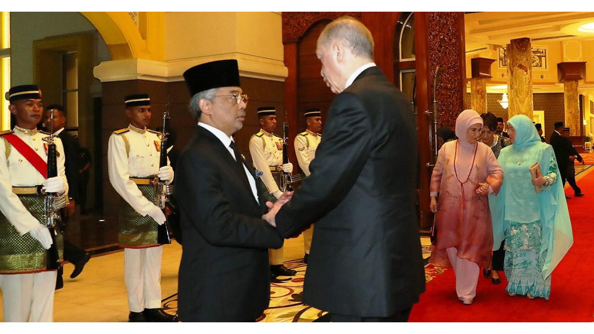 Malayziya kralı Sultan Abdullah və Ərdoğan_Ankara.jpg