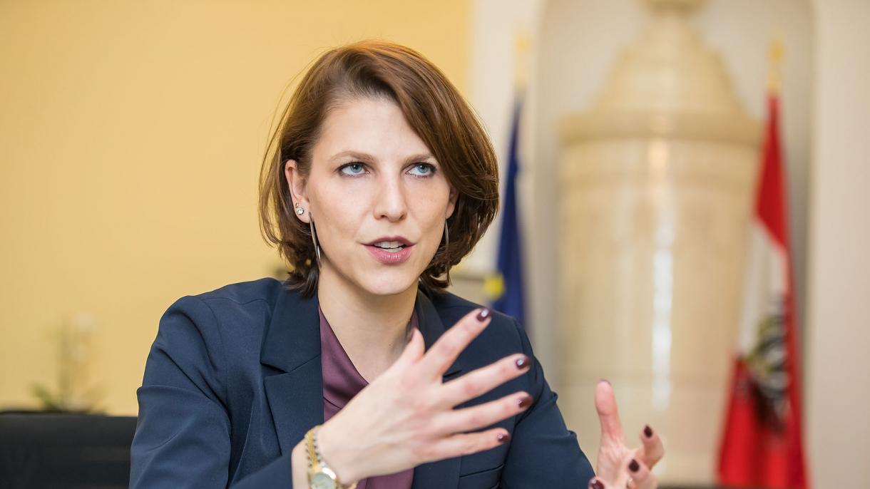 Une ministre autrichienne accuse les enfants turcs et arabes de nourrir des sentiments antisémites