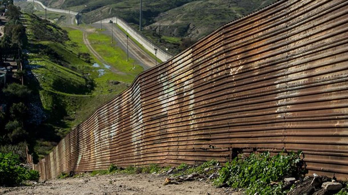 美国国会批准修建隔离墙的耗资计划
