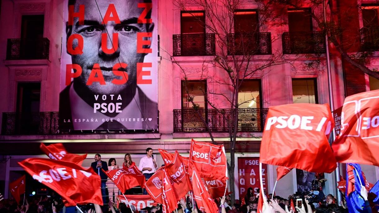El partido de Pedro Sánchez gana las elecciones españolas sin mayoría absoluta