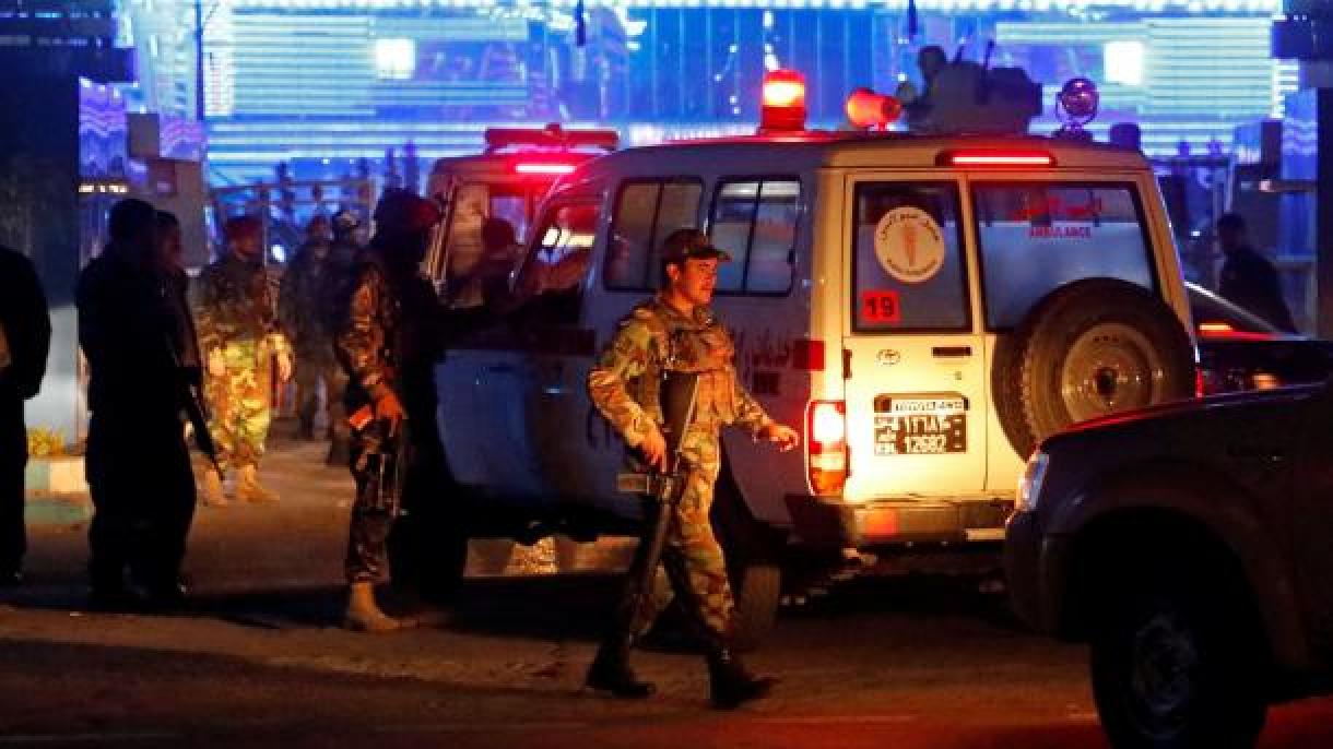 Atentado suicida em Cabul deixa 50 mortos