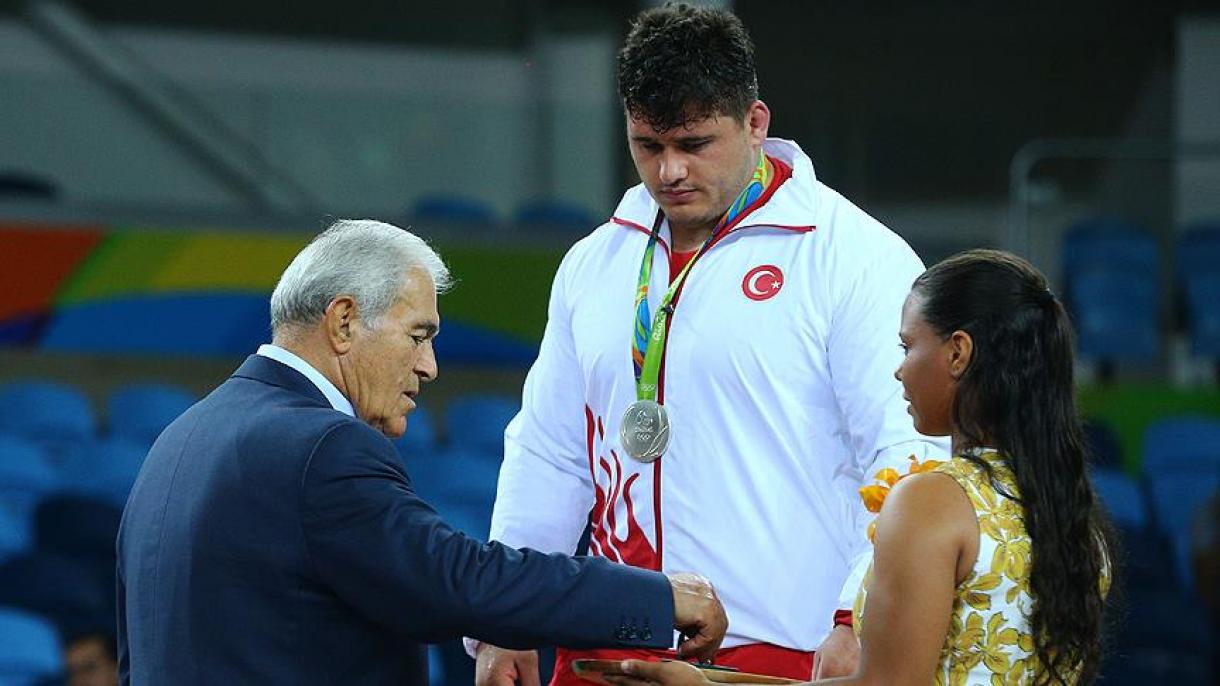 ترک پہلوان  نے ریو اولمپکس میں نقرئی  تمغہ  جیت لیا