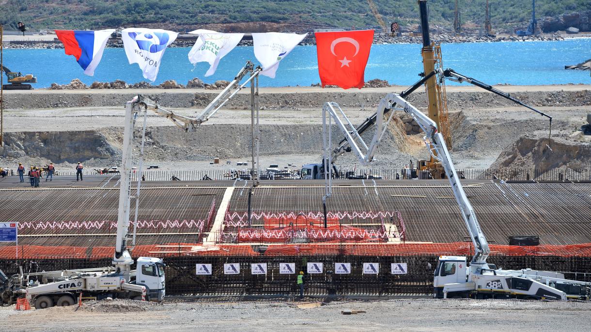 بکیر بوزداغ : ترکیه در سال 2023 یکی از کشورهای تولید کننده انرژی هسته ایی خواهد بود