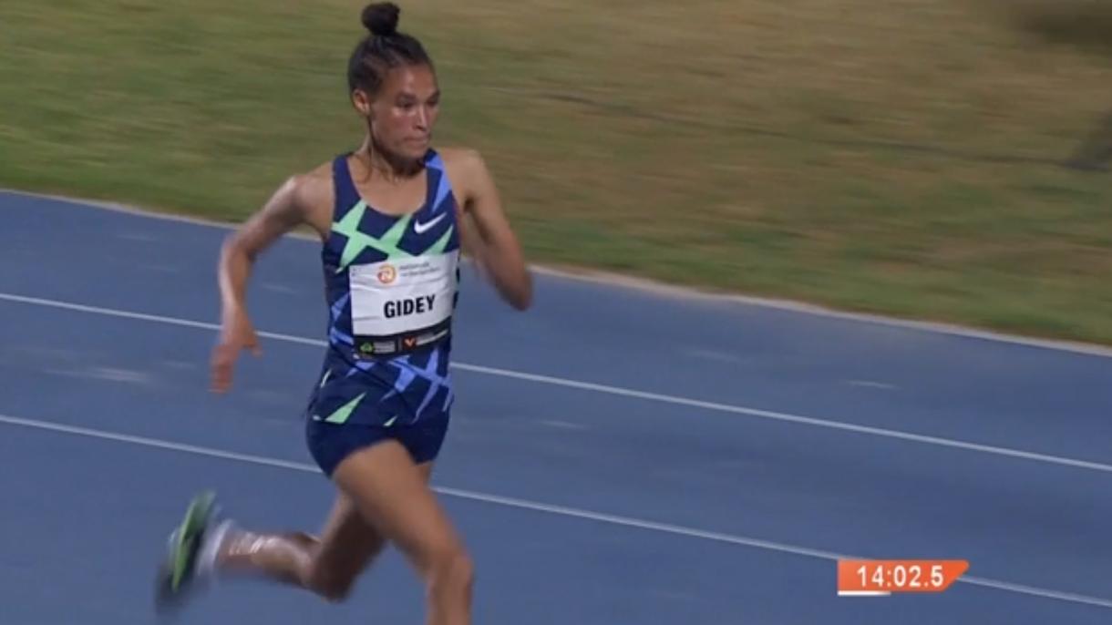 女子5千米世界新纪录14分6秒62