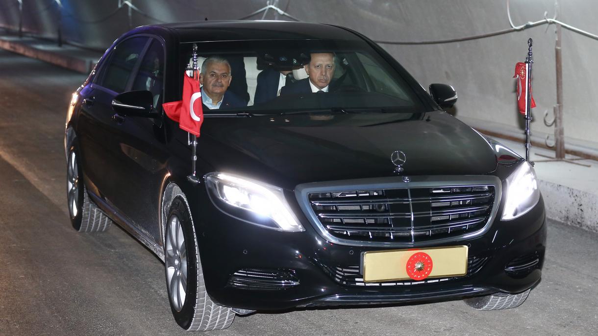 اردوغان با خودروی رسمی اش از تونل یوروآسیا عبور کرد