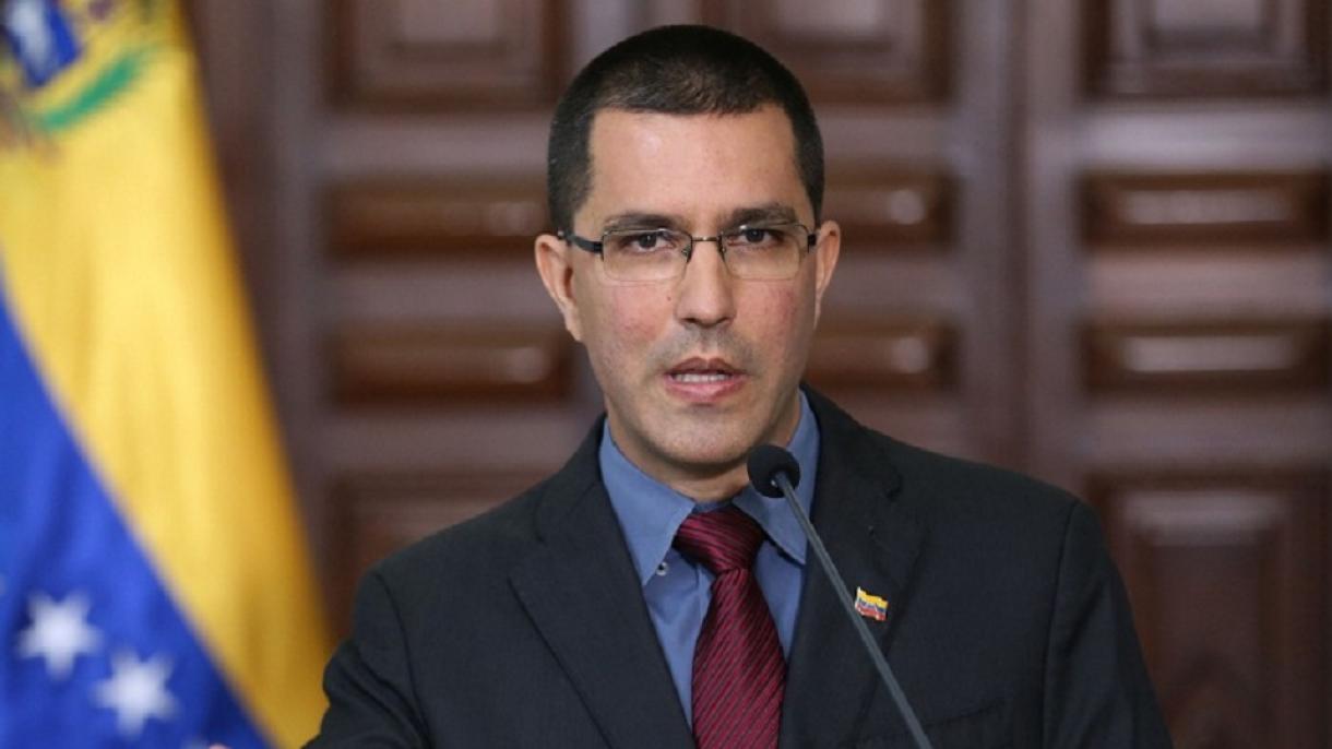 венезуела америка билән әнглийәдин қамалдики байлиқлирини қойуп беришини тәләп қилди
