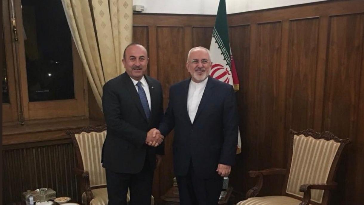 Çavuşoğlu y Zarif se reúnen antes de la cumbre trilateral sobre Siria