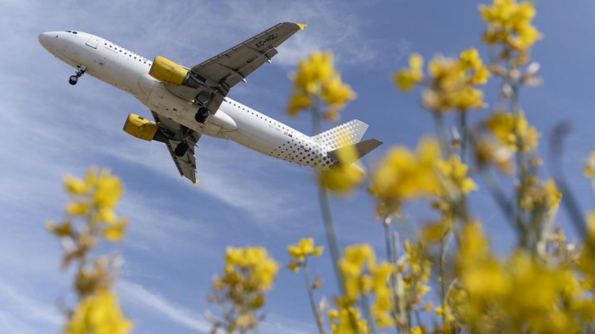 La aerolínea Vueling anula 24 vuelos en Francia por huelga de controladores
