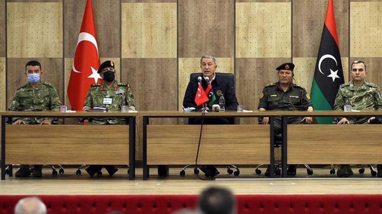 دیدار وزیر دفاع ملی ترکیه با مقامات نظامی لیبی