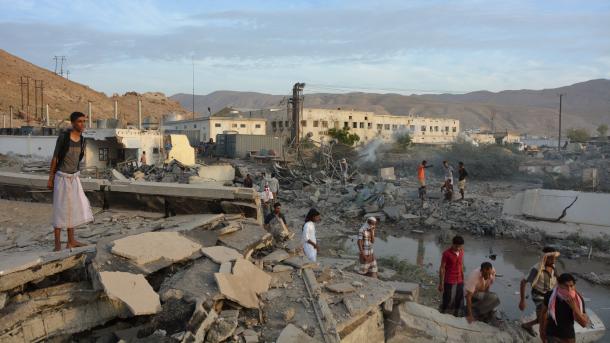 也门军队从基地组织手中夺回穆卡拉市