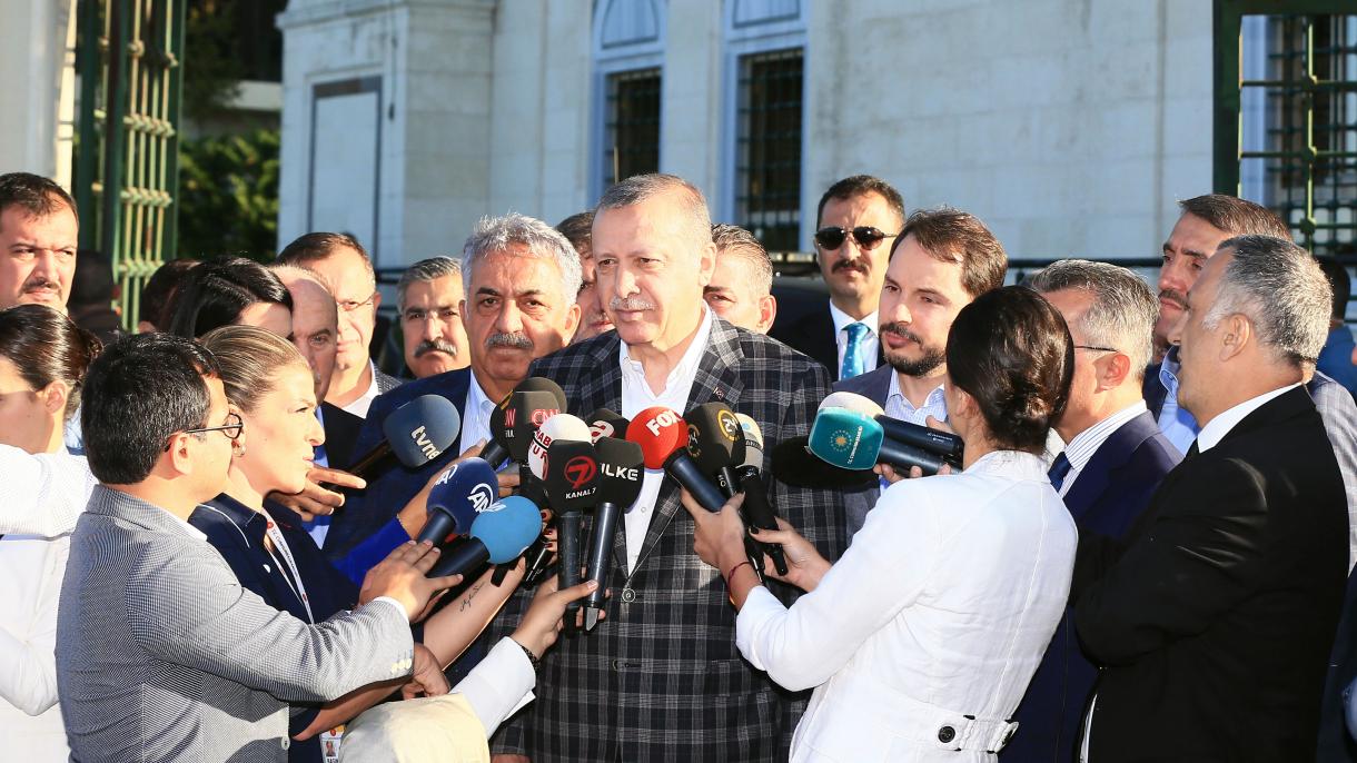 Эрдоган Курман айт намазынан кийин журналисттерге маалымат берди